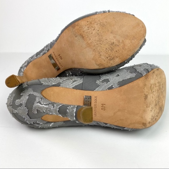 Badgley Mischka | Gray Silver Roxie Platform Pumps 8M - Picture 2 of 11